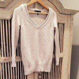 White House Black Market Oatmeal Colored Pullover V Neck Sweater XS
